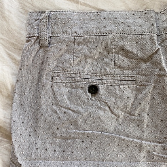 Banana Republic Men’s Aiden Shorts, Grey, Size 36 - Picture 3 of 11